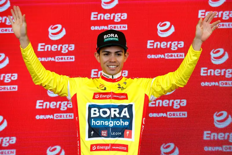 Sergio Iguita shows his Vuelta a España mettle in the uphill finish of the Tour de Pollogne