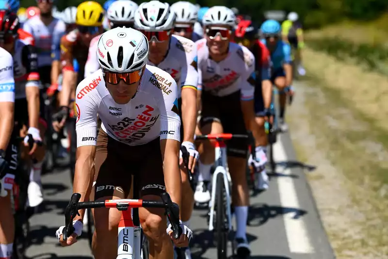 Two riders leaving the Tour de France with COVID-19