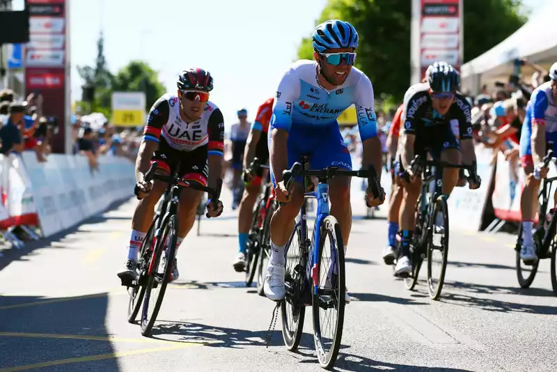 Matthews on the podium again at the Tour de Suisse, but not at the step he was looking for.