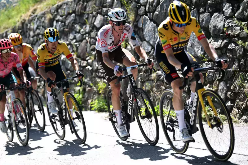 Ben O'Connor outclassed at the Criterium du Dauphiné