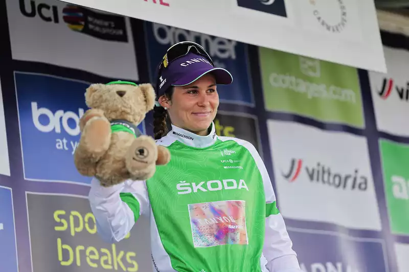 Shabby takes women's Tour QOM jersey on stage 5