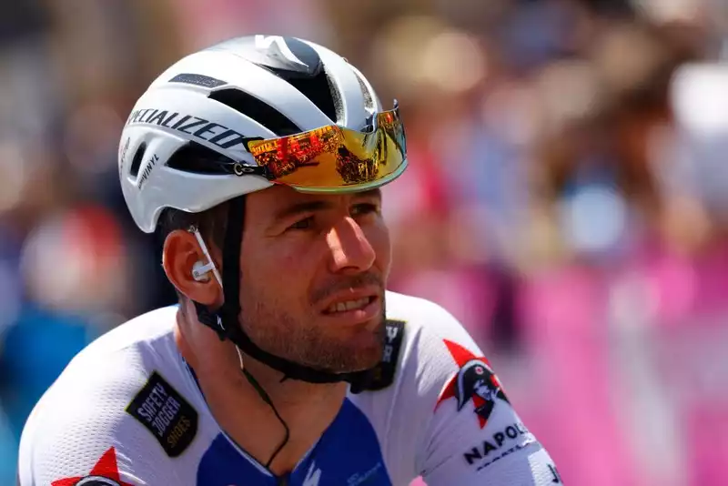 Cavendish continues to have bad luck, crashes in Ronde van Limburg