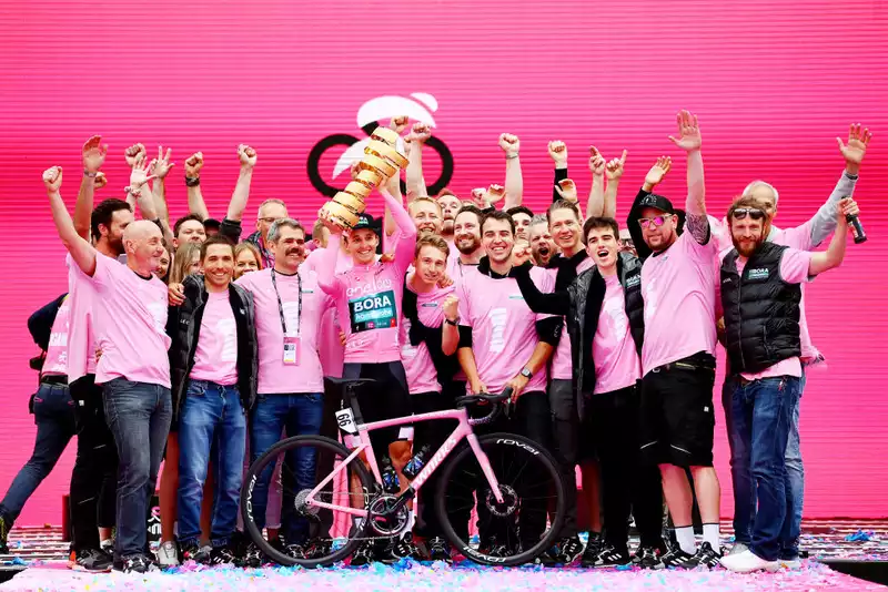 Jai Hindley Wins Giro d'Italia, Opens New Chapter for Post-Sagan Bora Hansgrohe