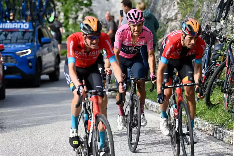 Landa loses 6 seconds to Calapaz and Hindley, but fares well in Giro d'Italia