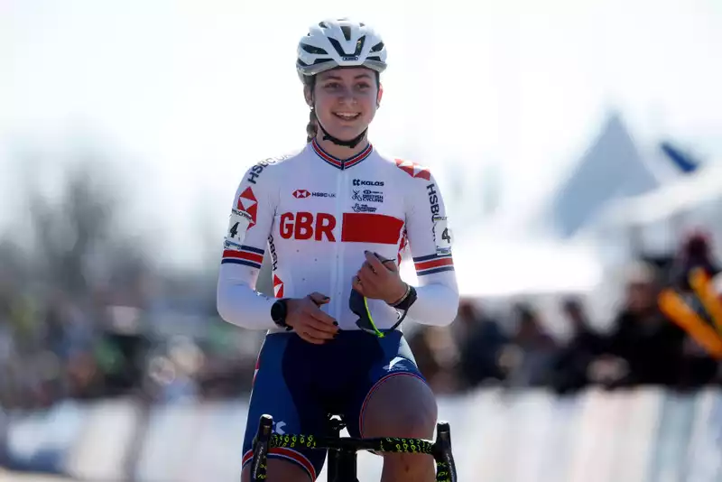 Zoe Beckstedt signs with EF Education-TIBCO-SVB after her debut as a trainee.