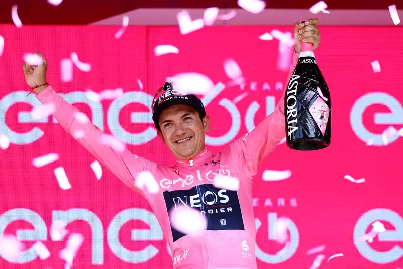 Calapaz Gains Leader Maria Rosa, Starts New Giro d'Italia for Ineos Grenadiers