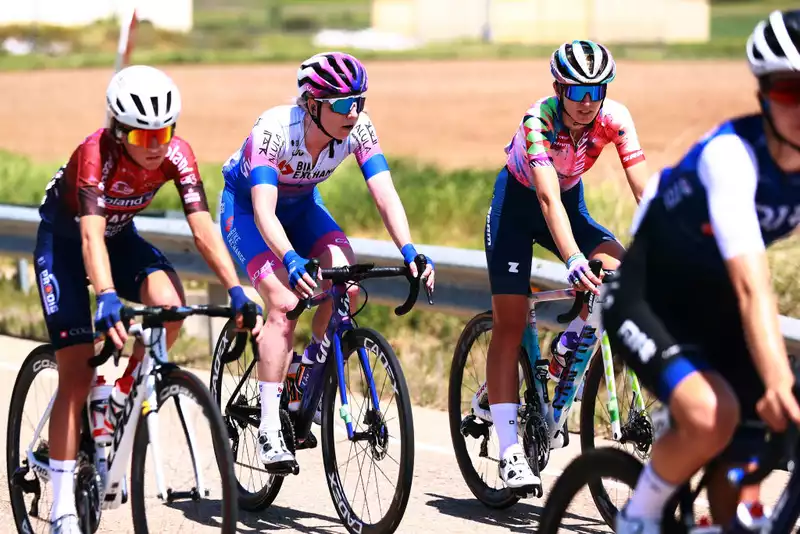 Echelon disrupts championship contenders in opening round of Vuelta a Burgos Feminas