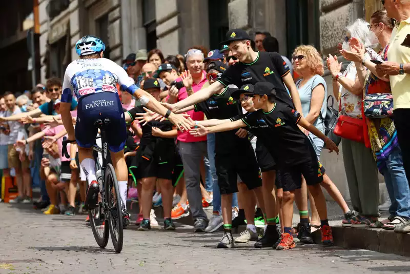 Alex Dowsett retires from professional cycling