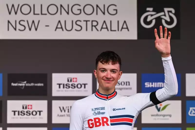 Leo Hayter Learns from Life and His Brother to Win Time Trial Bronze Medal