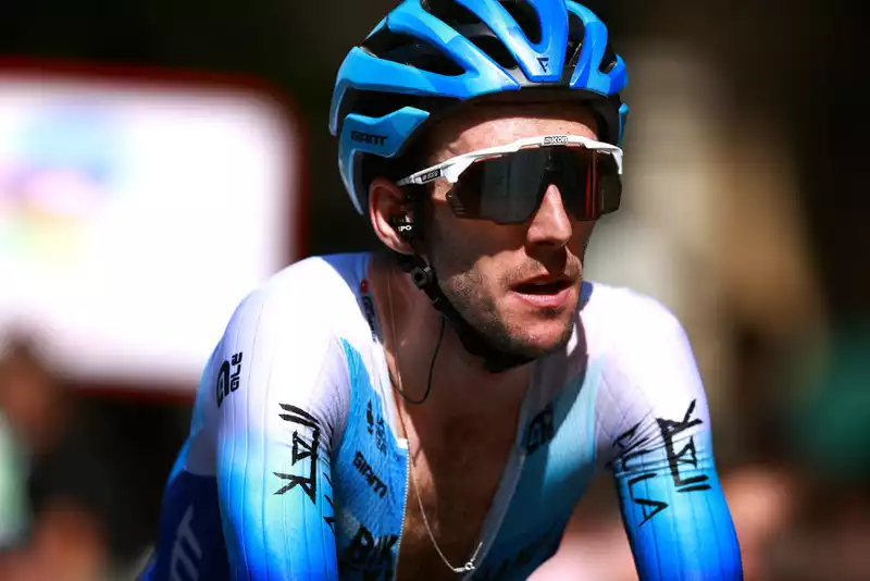 Simon Yates misses Lombardia after crash