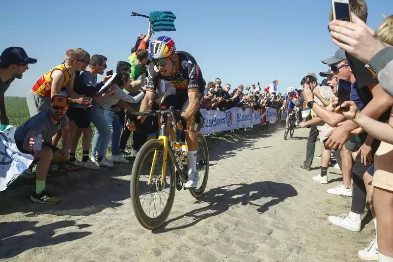 Juan Earle: I'm happy and proud to have finished second in Paris-Roubaix