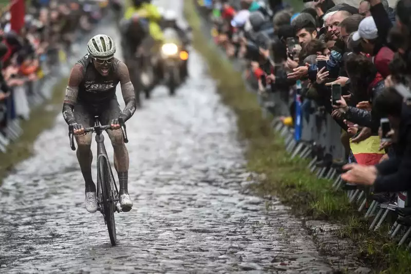 Paris-Roubaix cobblestones are dry and in good condition