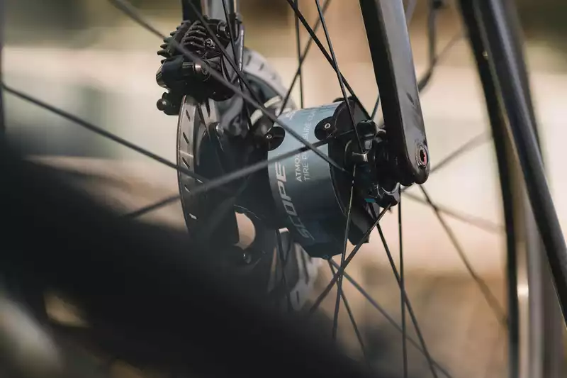 Tire Pressure "Management System" to be used by Team DSM during races, Paris-Roubaix.