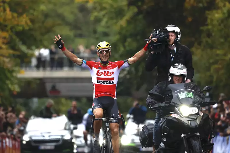 Philippe Gilbert gets a send-off from the "perfect" stars in Cauberg.