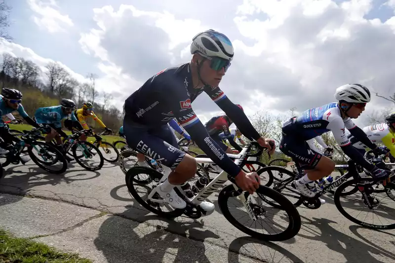 Van der Pol: In Amstel Gold, there was no leg to react to all the attacks.