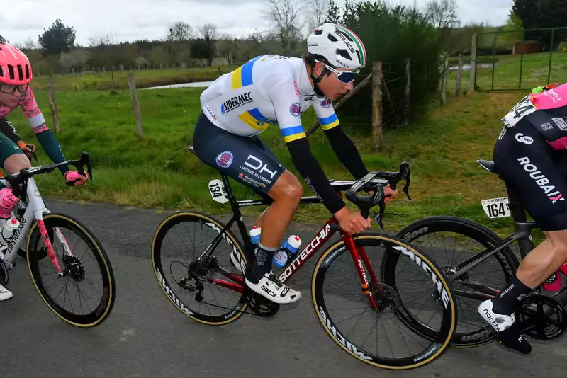 Ponomar Runs Away at Circuit de la Sarthe to Take Ukrainian Champion's Jersey