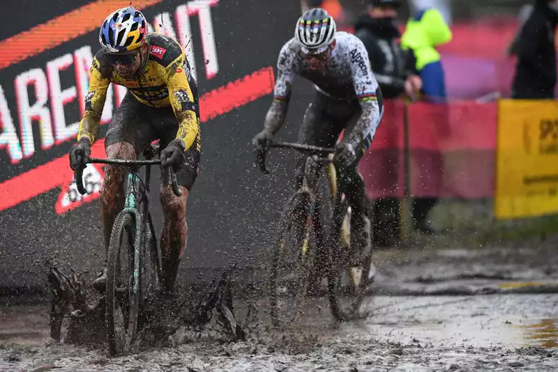 Cyclocross specialists Pidcock, Van der Pol and Van Aart brace for return