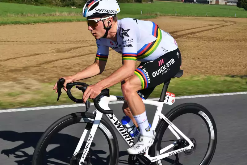 Remco Evenpole returns to training in Spain