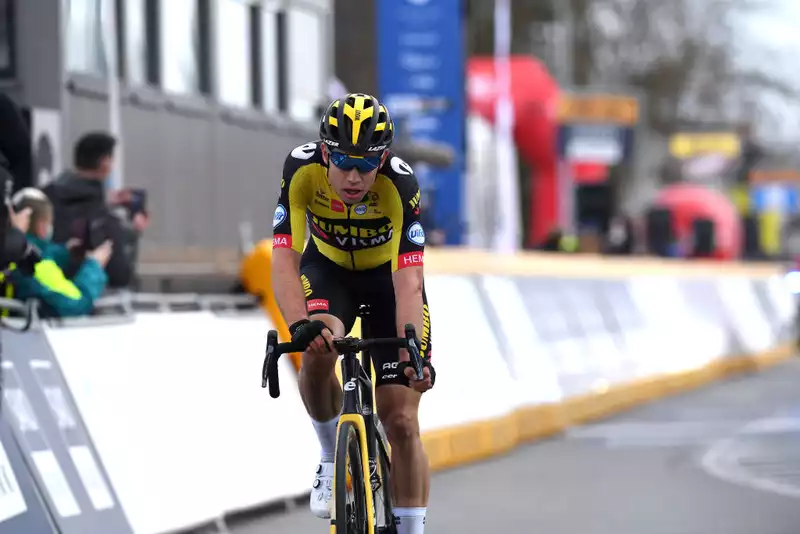 Wout van Aert leads Jumbo Visma's Super Team in the E3 Saxo Bank Classic