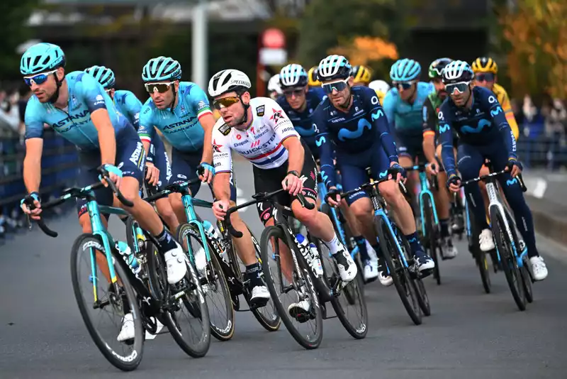 Mark Cavendish spotted with Astana's Kazakstan at Alicante airport