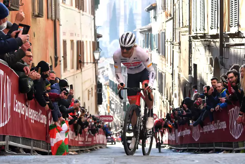 Quinn Simmons, who gave everything he had to win at Strade Bianche.