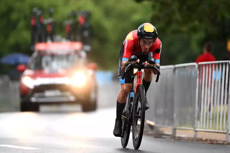 Road bikes dominate Tour Down Under, prologue