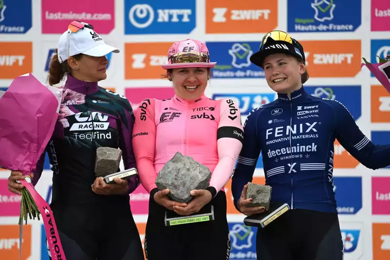 Ragusa and Truyen round out the podium in Paris-Roubaix Femme.