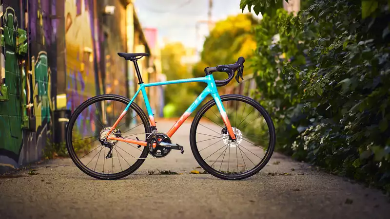 Trek Revamps Emonda ALR with Integrated Cable and Aerotube