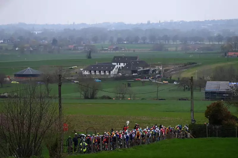 Team DSM makes no friends with dubious tactics in Tour of Flanders