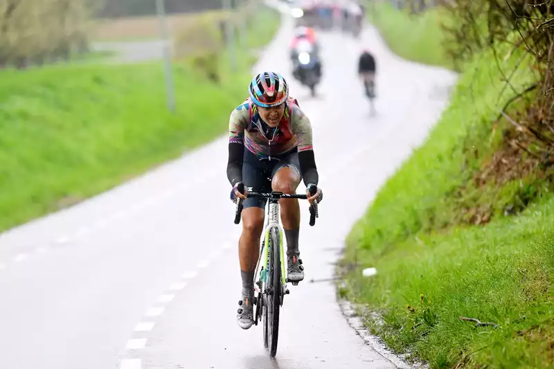 Canyon-SRAM attacks but misses podium at Amstel Gold Race Ladies