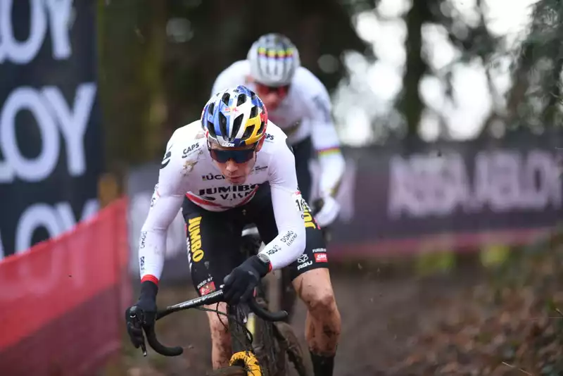 Juan Earle, Van der Pol as "Cross World Champion"