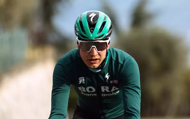 SUV hits Bora-Hansgrohe riders; Kelderman diagnosed with concussion and fractured vertebrae