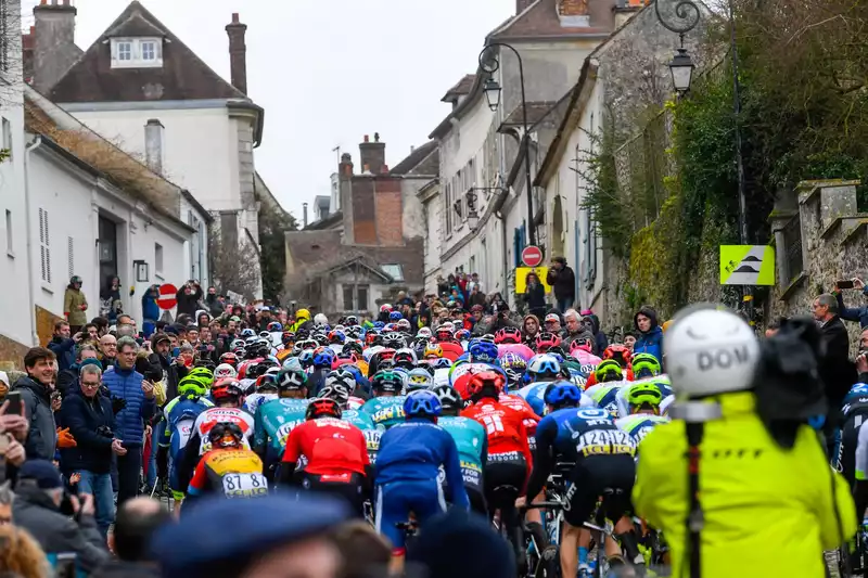 Paris - Nice "closed" due to coronavirus measures.