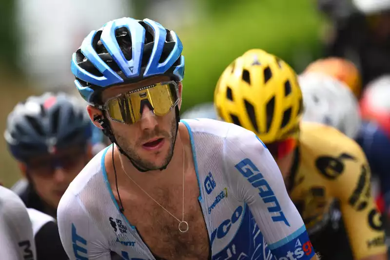 Simon Yates narrowly misses his second stage win at the 2023 Tour de France