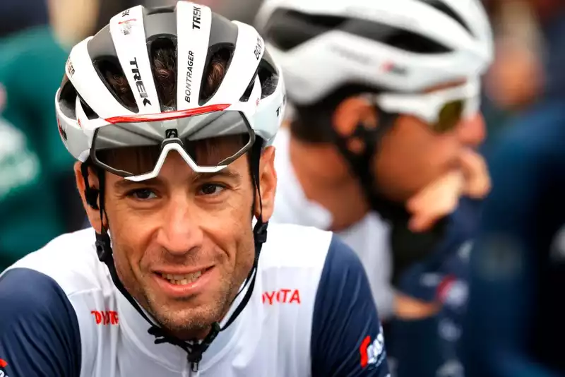 Nibali denies reports of transfer to Ineos Grenadiers in 2022.