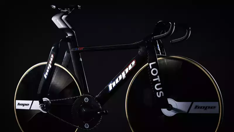 Hope and Lotus Unveil Team GB Track Bike for Paris 2024