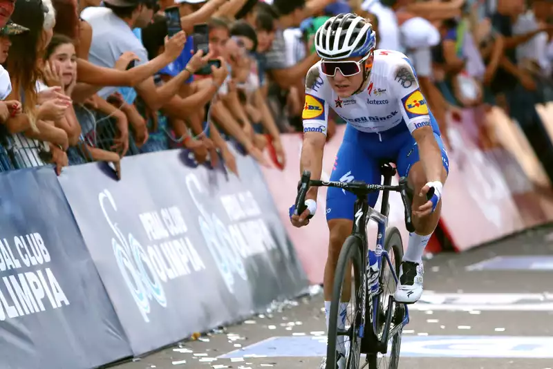 Spectators Crash at Vuelta a San Juan, Evenpoel's Time Losses Cancelled Out