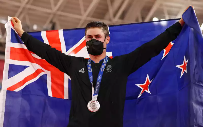 New Zealand's Stewart, from a painful mistake to Olympic silver medal.