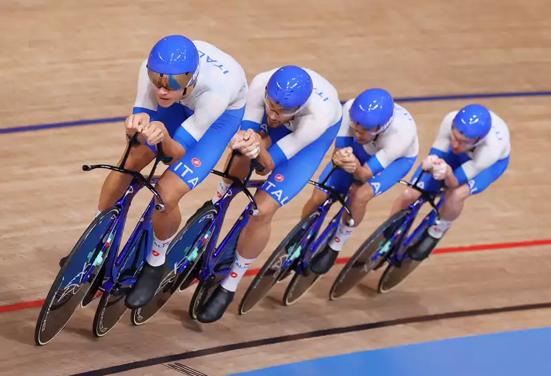 The Italian athletes who defeated Denmark to win the gold medal in the Olympic team pursuit revealed how they played tricks on Ganna.