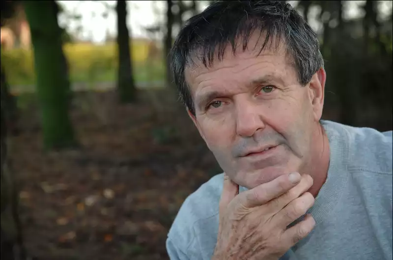 Roger de Vlaeminck admitted to intensive care unit for fever.