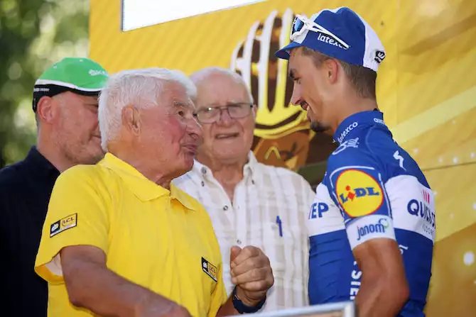 Raymond Poulidor is seriously ill and hospitalized.