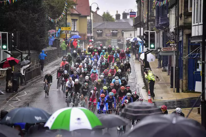 World Championships: Elite Men's Road Race Shortened by 24km Due to Inclement Weather