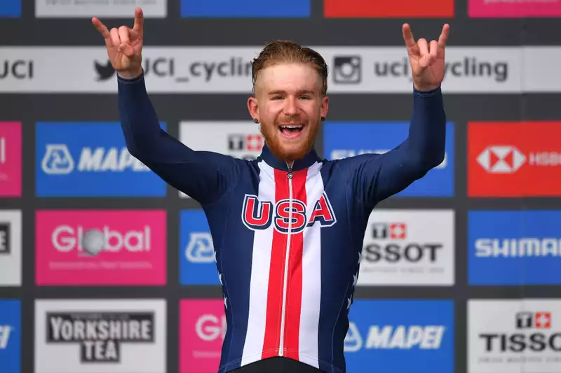 Simmons signs with Trek Segafredo