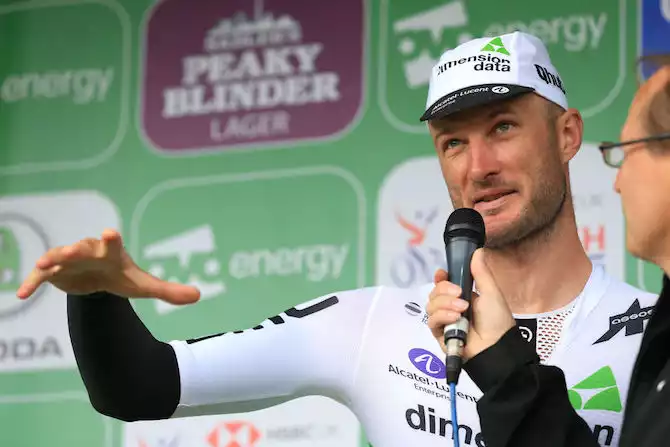 Cummings fractured a vertebrae in a fall at the Tour of Britain.