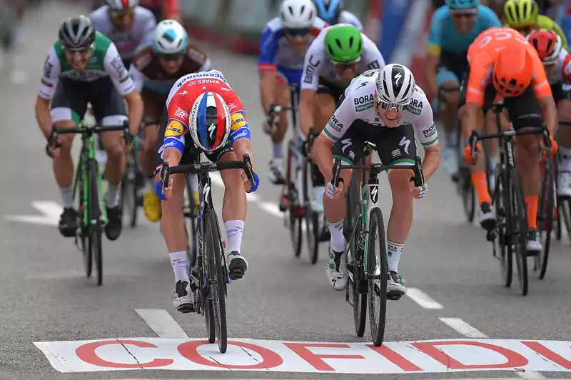 Jacobsen takes fifth win at Vuelta a España