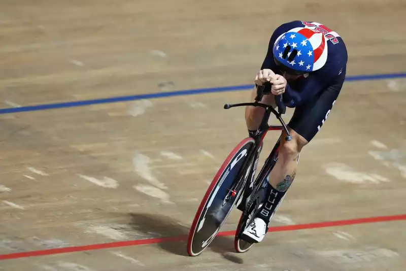 Lambie Sets New Individual Pursuit World Record