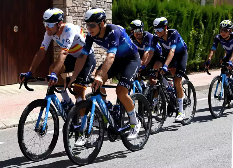 Movistar announces 12 contract extensions in a single announcement